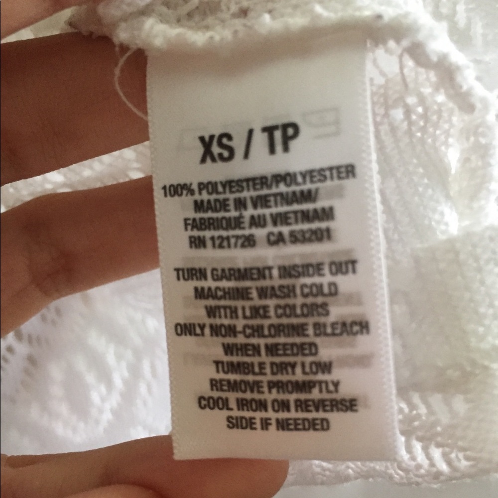 AEROPOSTALE | MESH WHITE FLOWER TOP - Picture 4 of 6